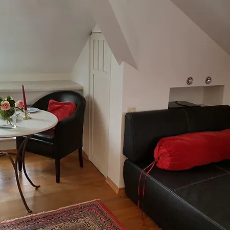 Privat Wohnen Im Schlosshof Séjour chez l'habitant *