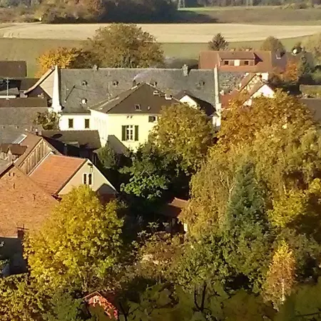 Séjour chez l'habitant Privat Wohnen Im Schlosshof Waldlaubersheim