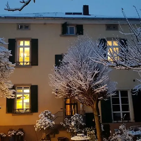 Privat Wohnen Im Schlosshof Séjour chez l'habitant *