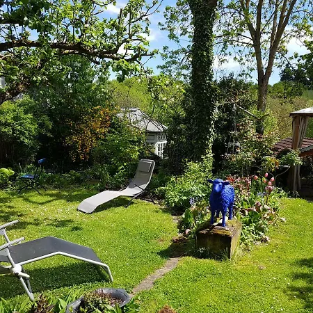 Privat Wohnen Im Schlosshof * Waldlaubersheim